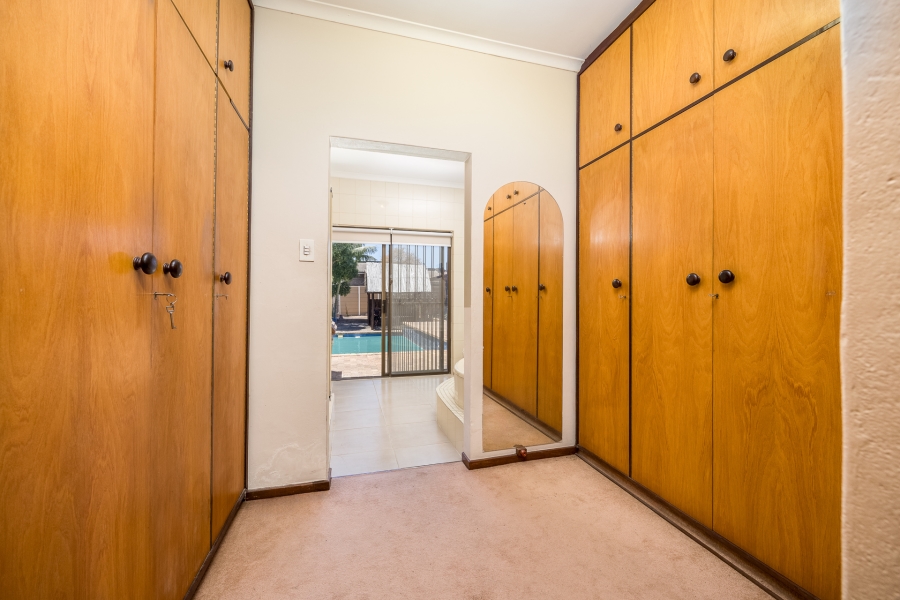 5 Bedroom Property for Sale in Soneike Western Cape